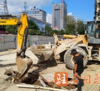 逼好痒，想让男人尻高温下的坚守｜道路建设者用汗水铺就畅通路